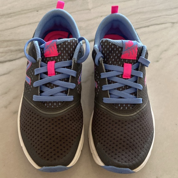 New Balance 711 Heel Pillow Comfort Running Sneaker - Picture 3 of 10